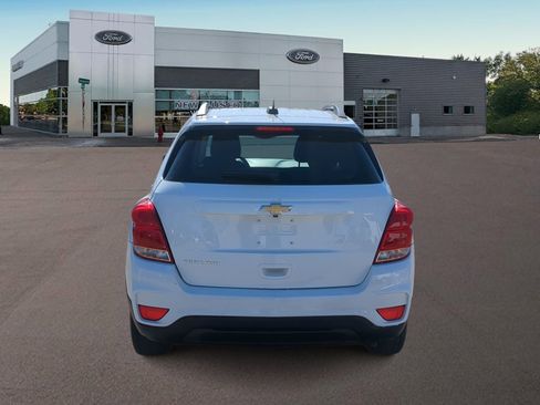 Used 2020 Chevrolet Trax LT FWD image 9