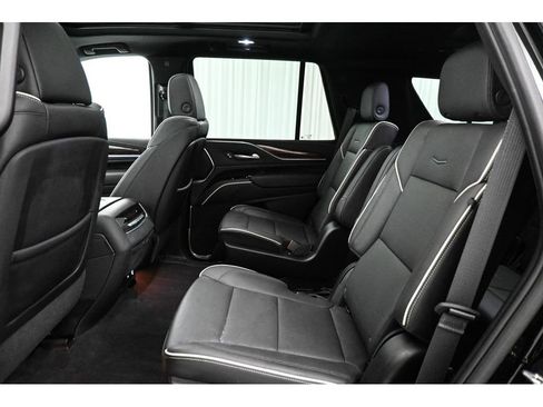 Used 2024 Cadillac Escalade Premium Luxury w/ LPO, Floor Liner Package AWD/4WD image 28