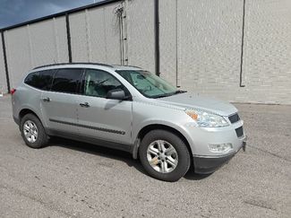 Used 2009 Chevrolet Traverse LS FWD video 1