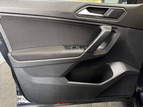 Used 2019 Volkswagen Tiguan S image 37