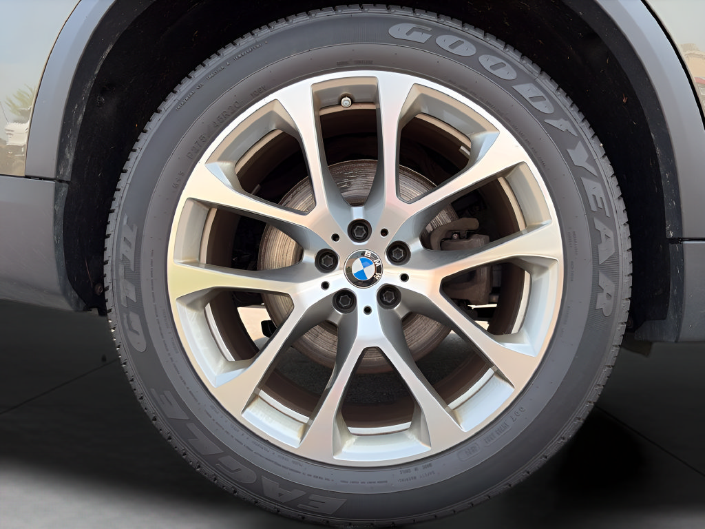 Used 2023 BMW X5 xDrive40i w/ Premium Package AWD/4WD image 24