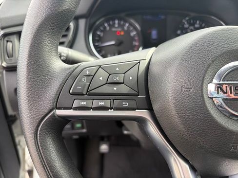 Used 2018 Nissan Rogue S image 22