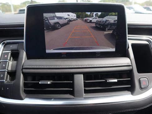 Used 2023 GMC Yukon XL SLE AWD/4WD image 25