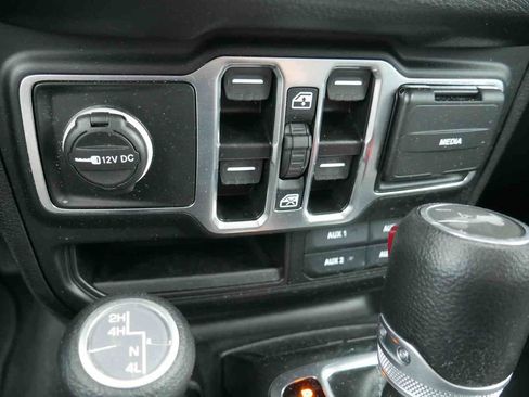 Used 2024 Jeep Wrangler Unlimited Sport AWD/4WD image 23