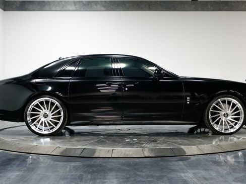 Used 2015 Rolls-Royce Ghost image 18