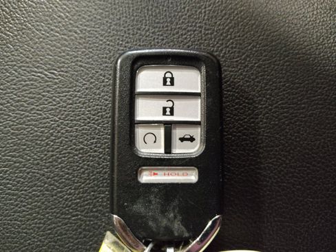 Used 2020 Honda Accord EX image 32