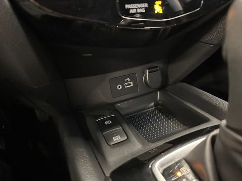 Used 2020 Nissan Rogue SV w/ Sun & Sound Touring Package AWD/4WD image 17