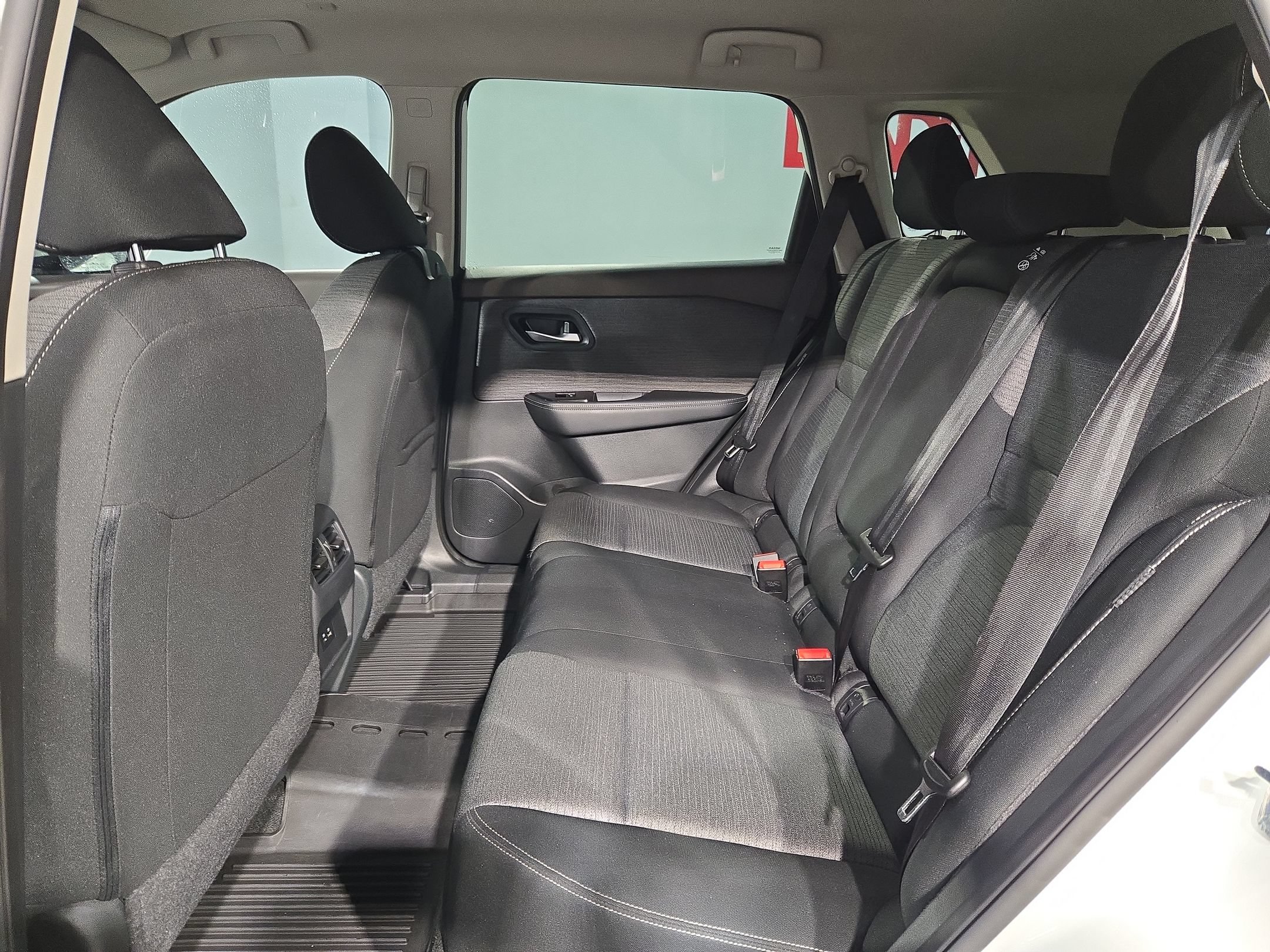 Used 2023 Nissan Rogue SV FWD image 35