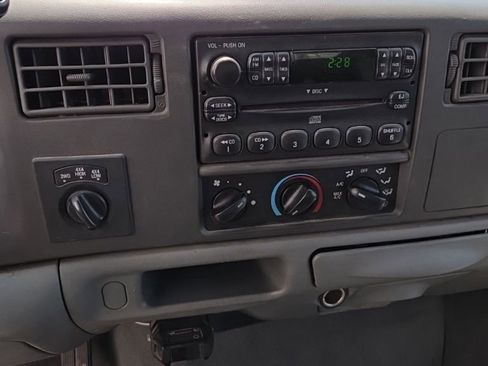 Used 2004 Ford F350 XLT AWD/4WD image 2