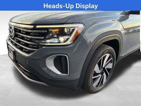 Used 2025 Volkswagen Atlas SEL image 2
