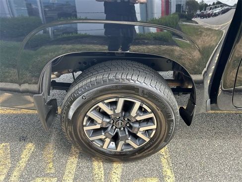 Certified 2024 Nissan Frontier SL image 12