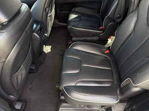 Used 2023 Hyundai Palisade SEL w/ Premium Package image 11