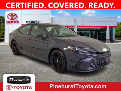 Certified 2025 Toyota Camry SE FWD image 1