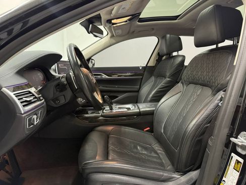 Used 2022 BMW 740i w/ Premium Package RWD image 14