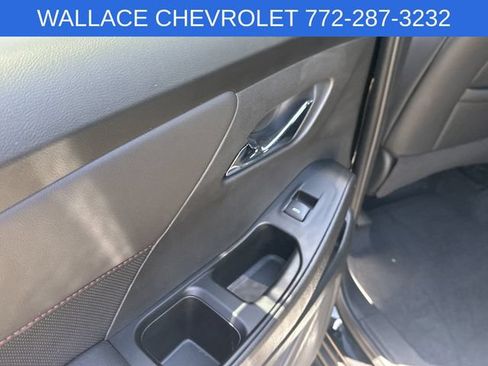 Used 2023 Chevrolet Traverse RS FWD image 11