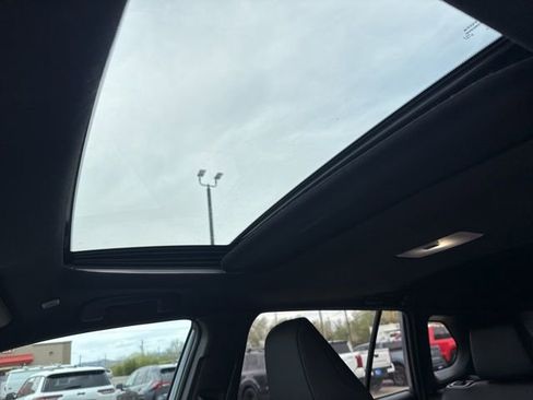 Used 2024 Toyota Corolla Cross XSE w/ Convenience Package AWD/4WD image 19