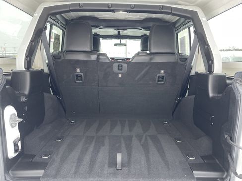 Used 2018 Jeep Wrangler Unlimited Rubicon w/ Steel Bumper Group image 9