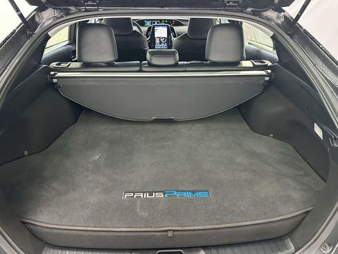 Used 2022 Toyota Prius Prime XLE image 5
