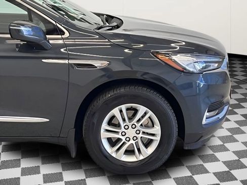 Used 2019 Buick Enclave Essence AWD/4WD image 4