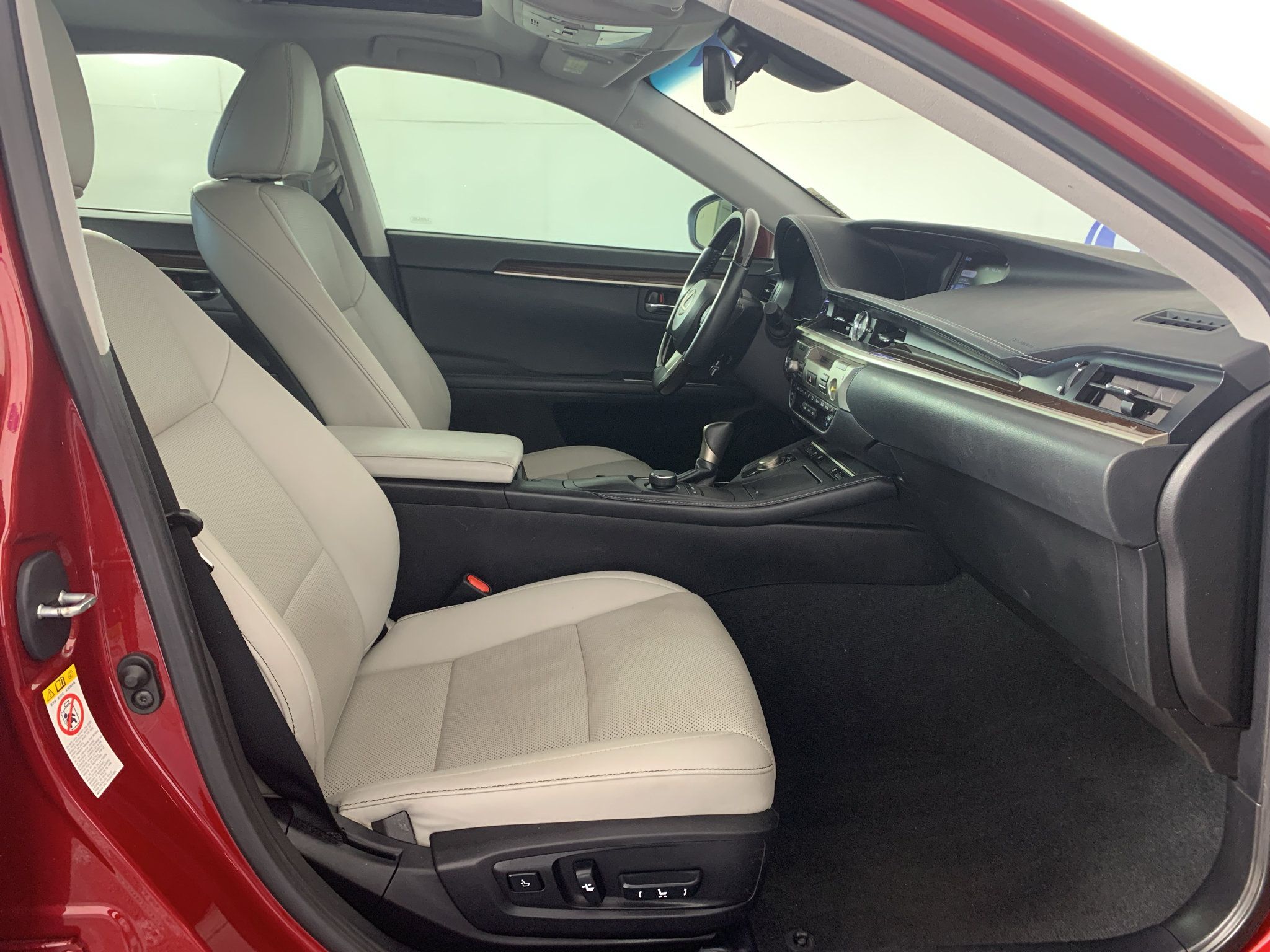 Used 2018 Lexus ES 350 w/ Premier Package FWD image 39