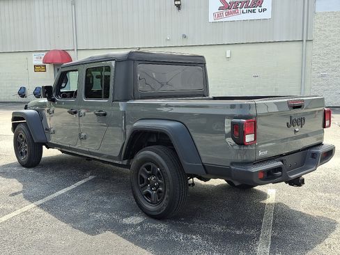Used 2021 Jeep Gladiator Sport image 8