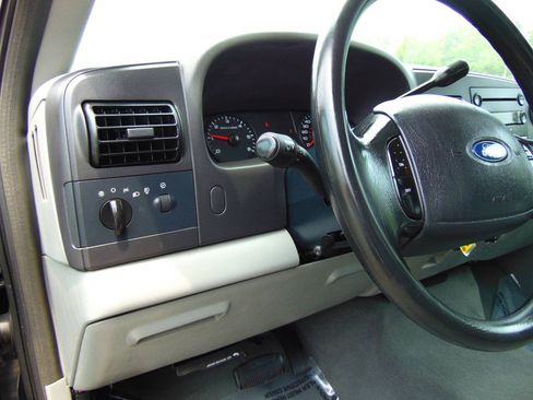 Used 2005 Ford F350 XLT AWD/4WD image 18