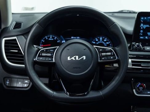 Used 2023 Kia Seltos SX w/ SX Sunroof Package image 14