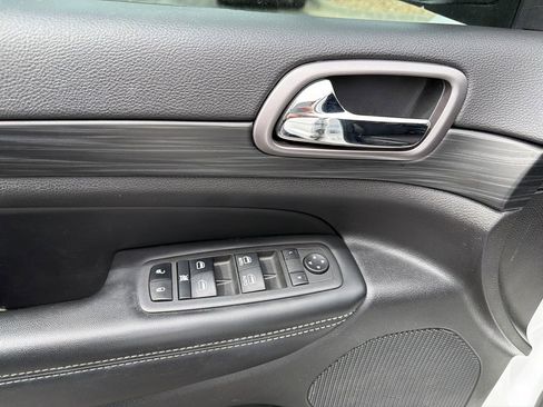 Used 2021 Jeep Grand Cherokee Freedom Edition AWD/4WD image 21