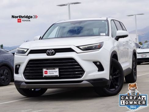 Used 2024 Toyota Grand Highlander AWD image 4