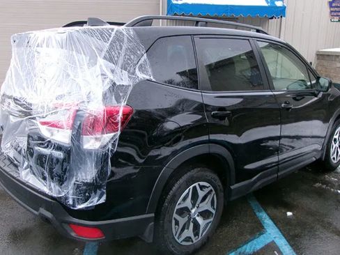 Used 2020 Subaru Forester Premium AWD/4WD image 6