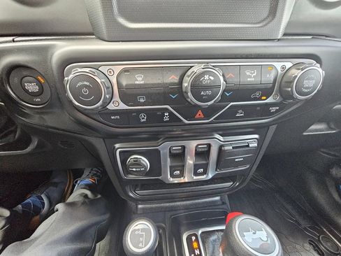 Used 2022 Jeep Wrangler Sport AWD/4WD image 23