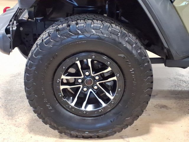 Used 2025 Jeep Wrangler Unlimited Rubicon w/ XTREMEE 35" Tire Package AWD/4WD image 10