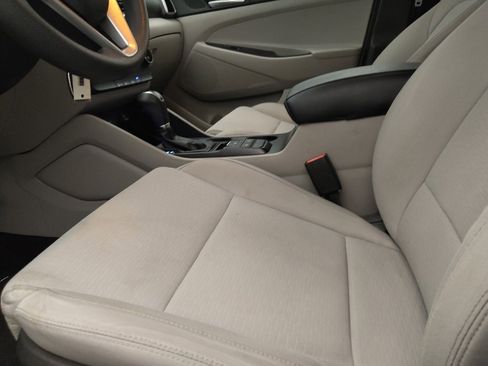 Used 2020 Hyundai Tucson SE image 17