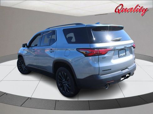 Used 2023 Chevrolet Traverse RS FWD image 5