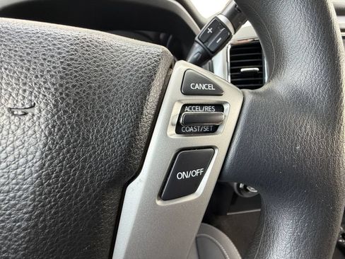 Used 2019 Nissan Titan SV AWD/4WD image 24