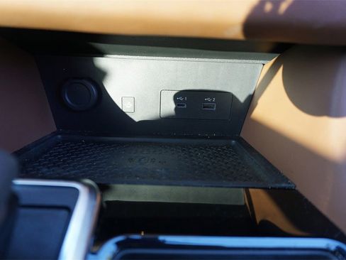 Used 2024 Nissan Pathfinder Platinum image 15