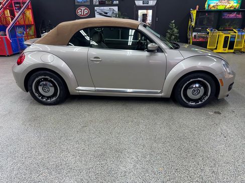 Used 2013 Volkswagen Beetle 2.5 image 6