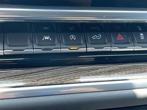 Used 2025 Chevrolet Silverado 1500 LT Trail Boss w/ Convenience Package II image 18