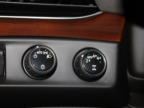 Used 2019 Cadillac Escalade Luxury AWD/4WD image 31