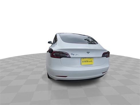 Used 2023 Tesla Model 3 Standard Range image 7