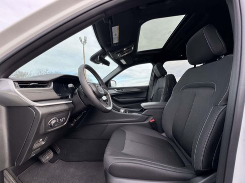 New 2026 Jeep Grand Cherokee Laredo X AWD/4WD image 18