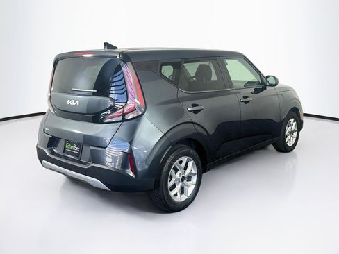 Used 2025 Kia Soul LX w/ LX Technology Package FWD image 9