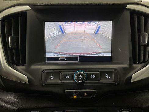 Used 2023 GMC Terrain SLE w/ Driver Convenience Package image 18