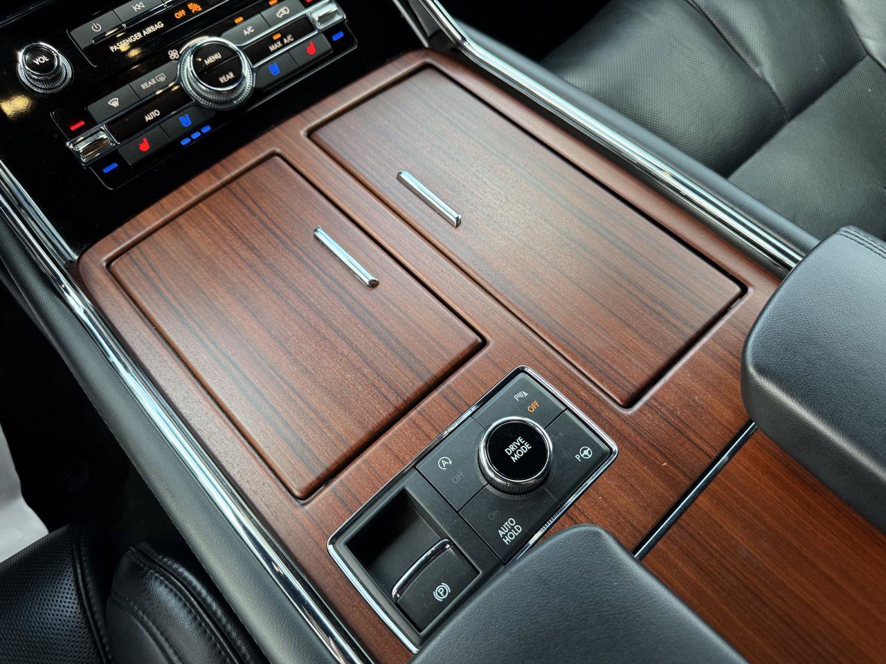 Used 2021 Lincoln Navigator Reserve w/ Luxury Package RWD image 27