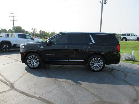 Certified 2021 GMC Yukon Denali w/ Denali Ultimate Package AWD/4WD image 11