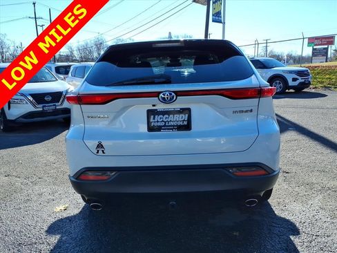 Used 2021 Toyota Venza LE w/ Carpet Mat Package (TMS) image 6