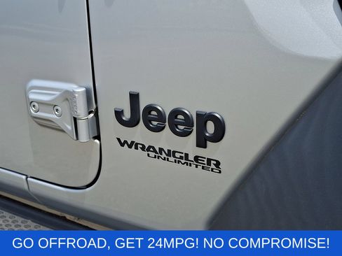 Used 2022 Jeep Wrangler Unlimited Sport AWD/4WD image 29