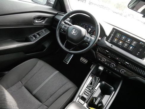 Used 2023 Honda Accord Sport image 9