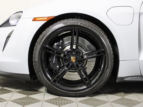 Used 2023 Porsche Taycan 4S image 39