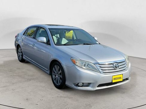 Used 2011 Toyota Avalon Limited FWD image 3